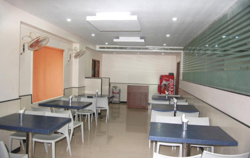 Balaji Grand Hotel Kākināda Esterno foto