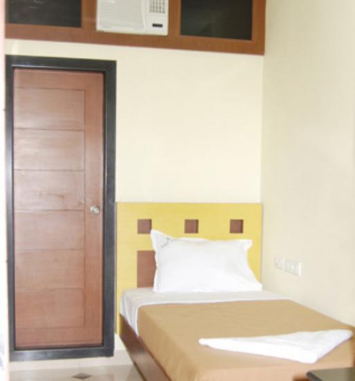 Balaji Grand Hotel Kākināda Camera foto