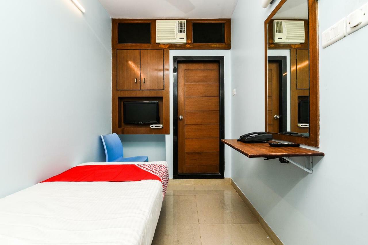 Balaji Grand Hotel Kākināda Esterno foto