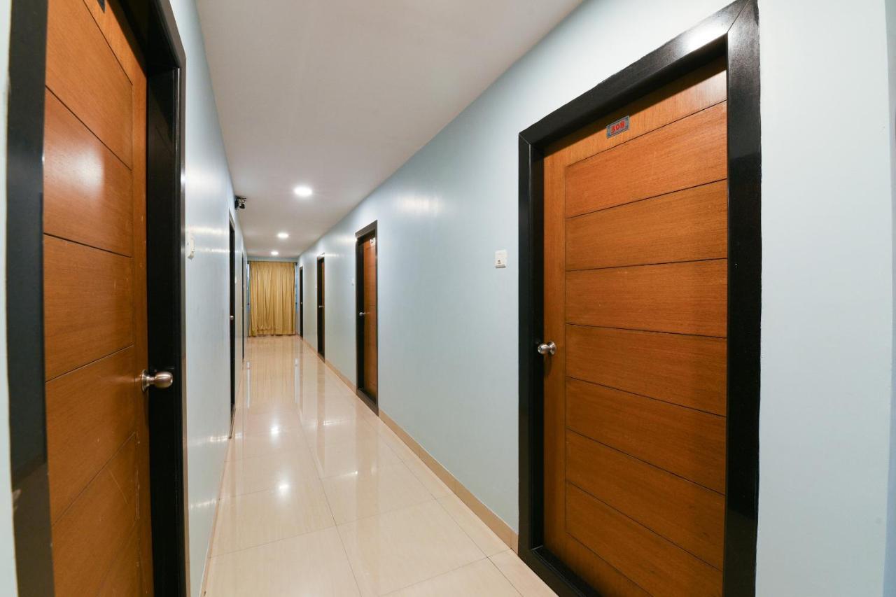 Balaji Grand Hotel Kākināda Esterno foto